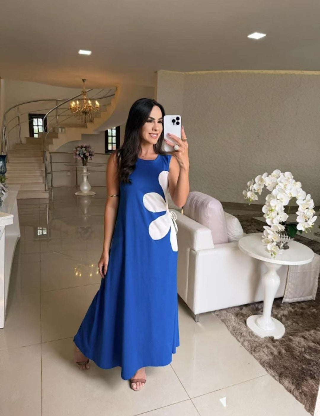 Eirwen – Floral Appliqué Sleeveless Maxi Dress