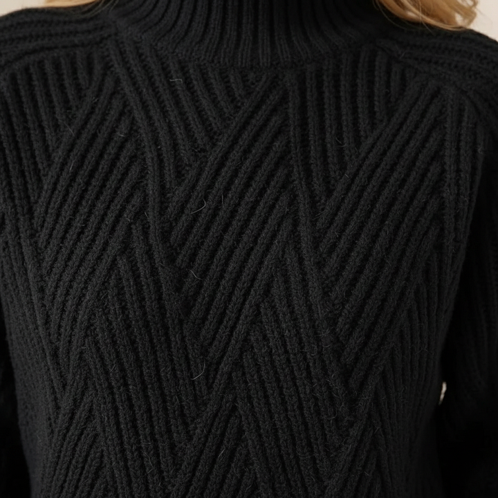 Eirwen – Chunky Knit Turtleneck Jumper