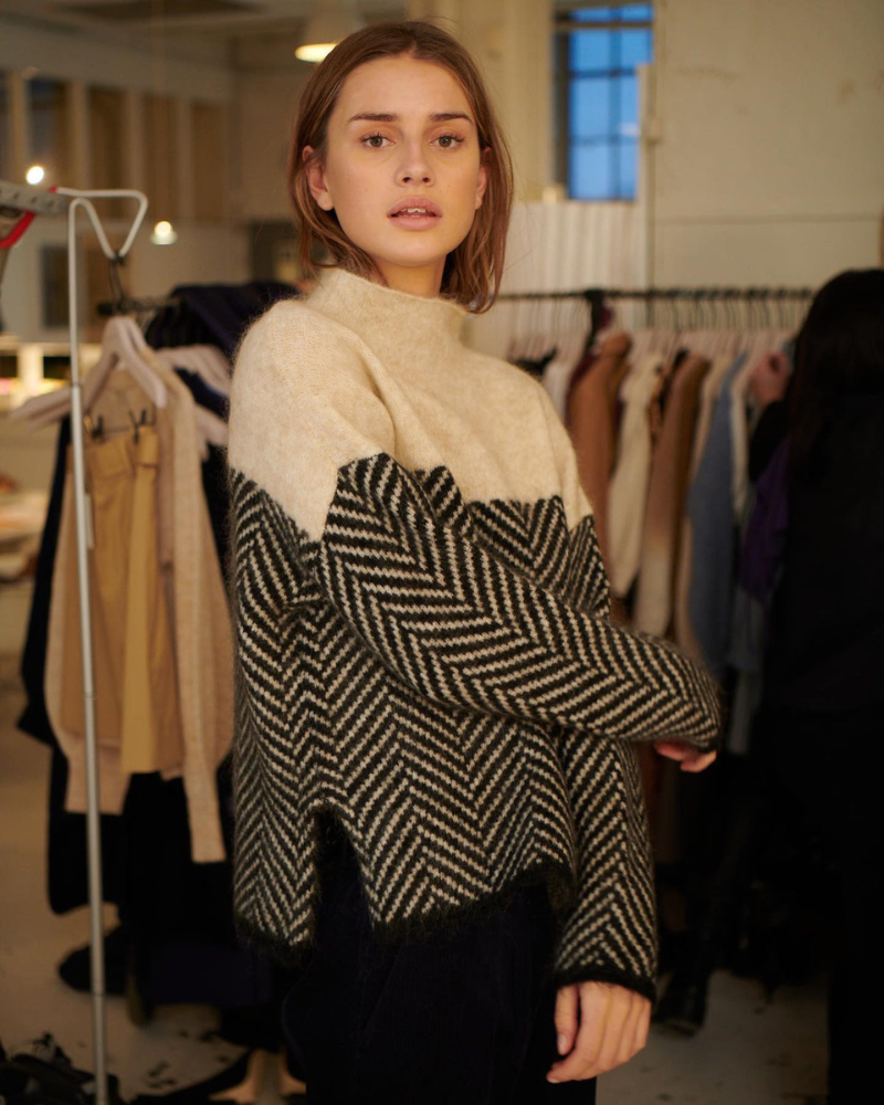 Blanche – Herringbone Turtleneck Jumper