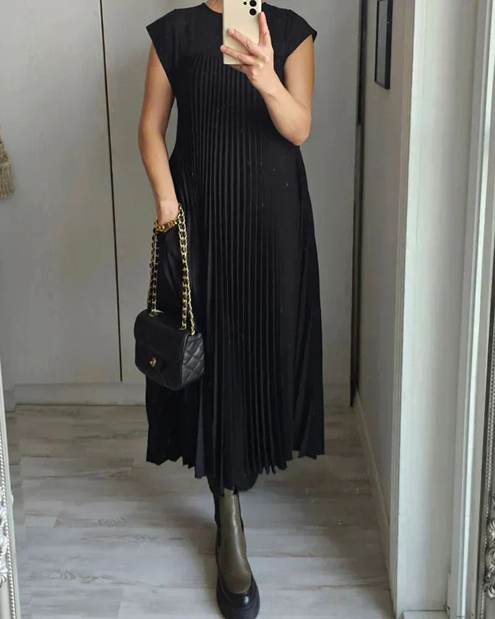 Samiya | Sleeveless Pleated Dress