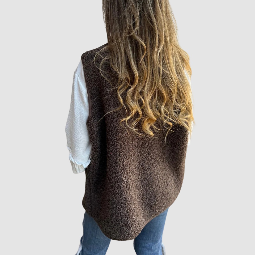Iona – Sherpa Buttoned Sleeveless Waistcoat