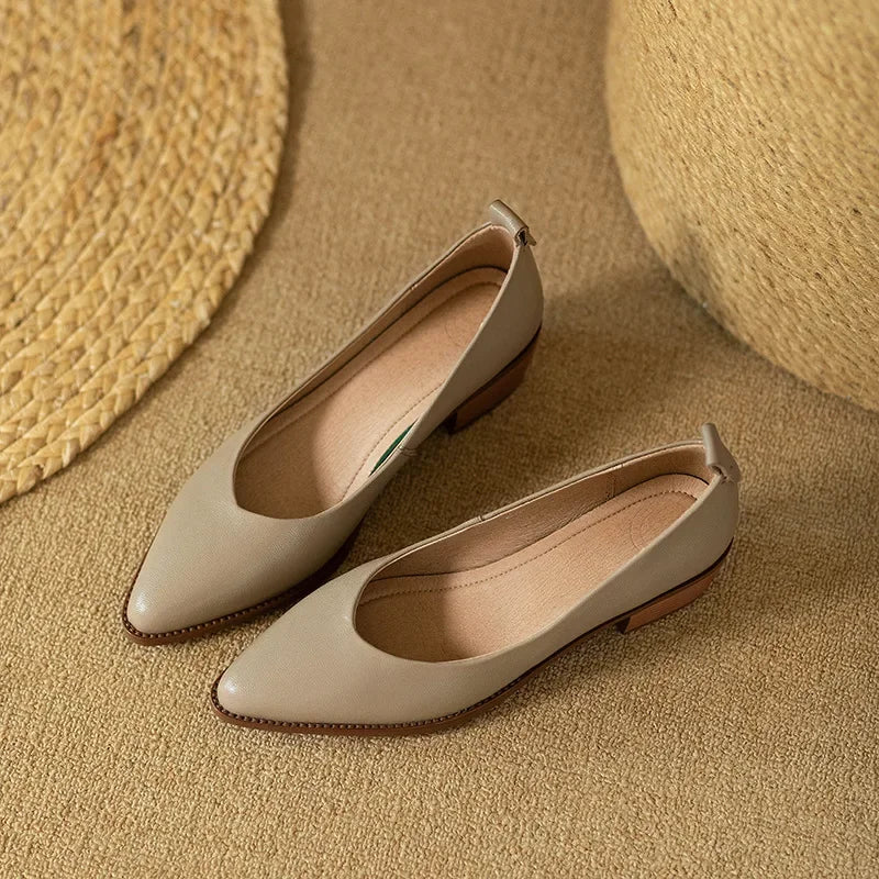 Mollie | Classic Pumps