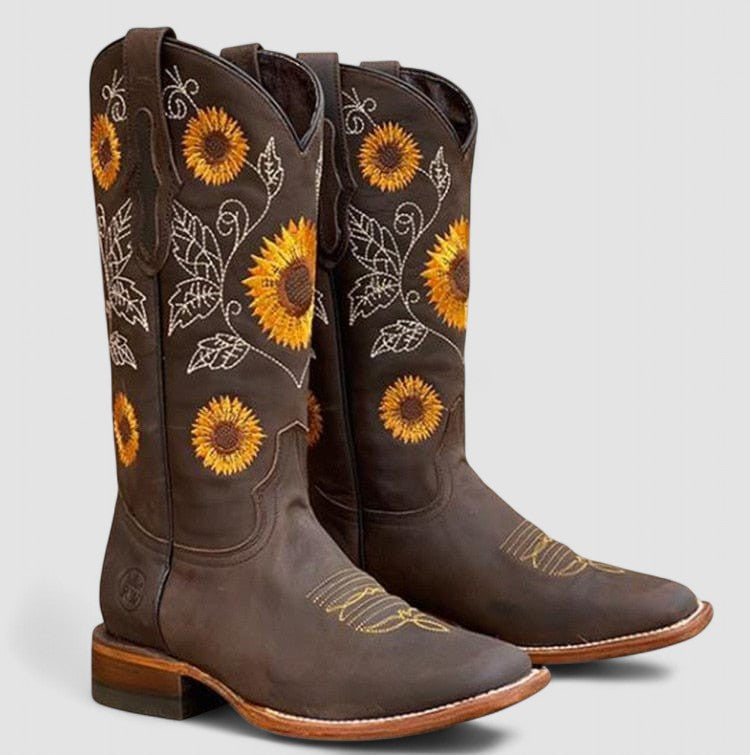 Bronagh – Embroidered Western Cowboy Boots