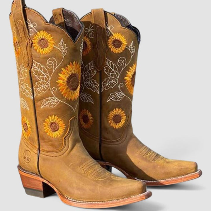 Bronagh – Embroidered Western Cowboy Boots