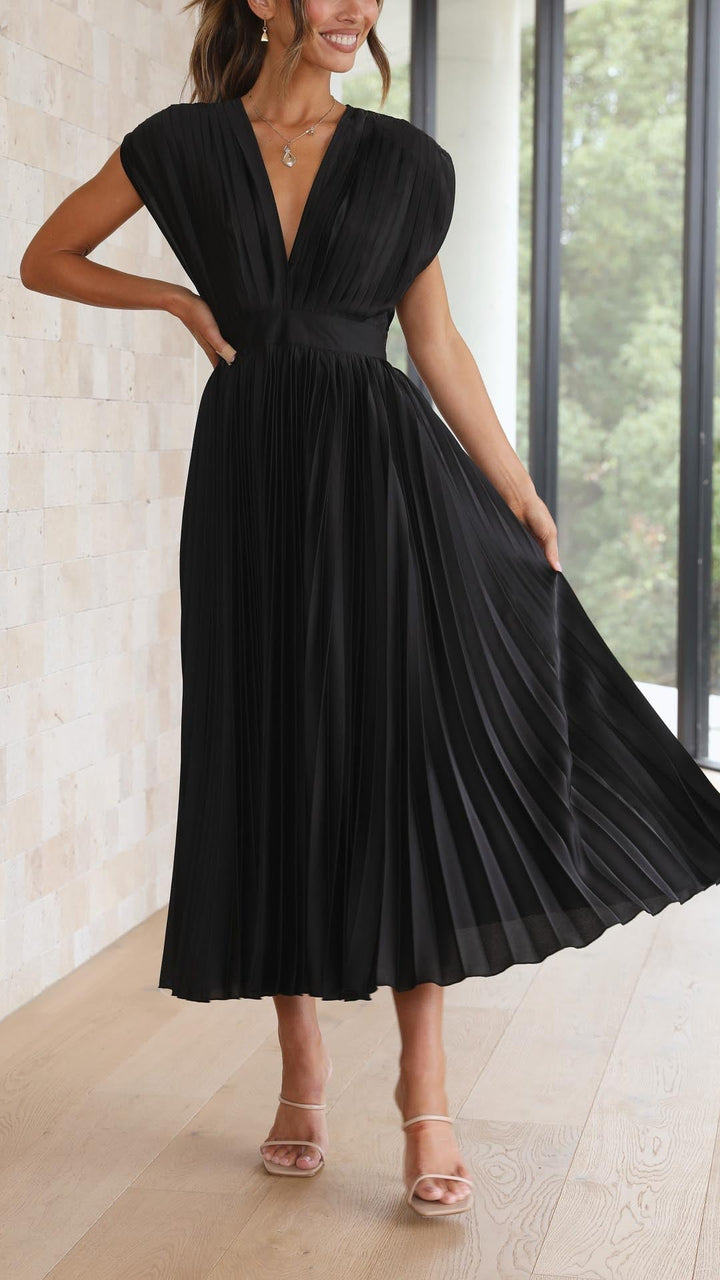 Suki | Elegant Pleated Maxi Dress