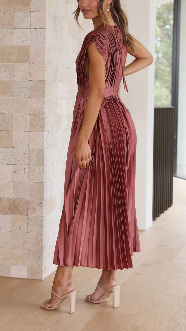 Suki | Elegant Pleated Maxi Dress