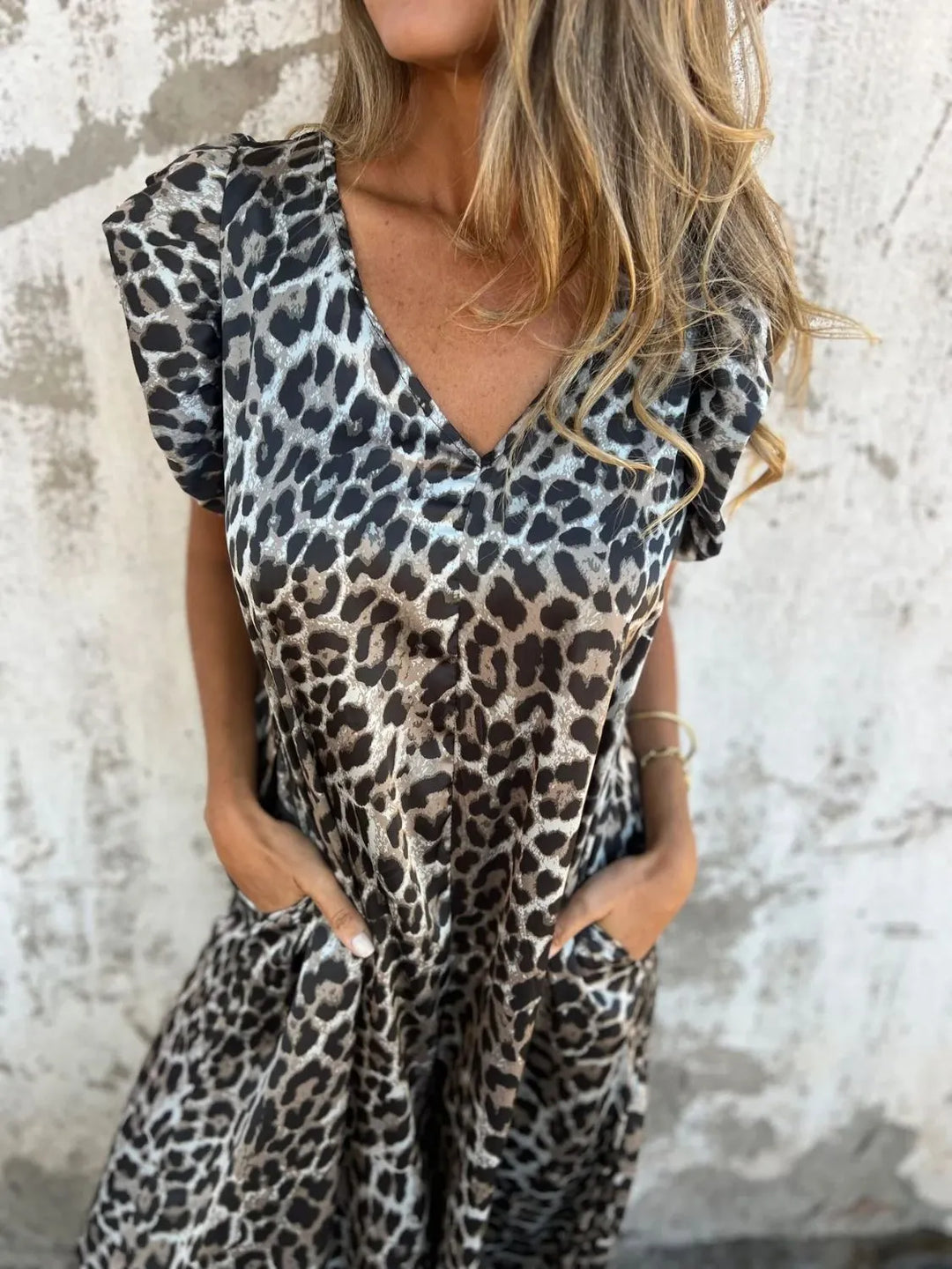 Freya – Leopard Print Midi Dress with Pockets