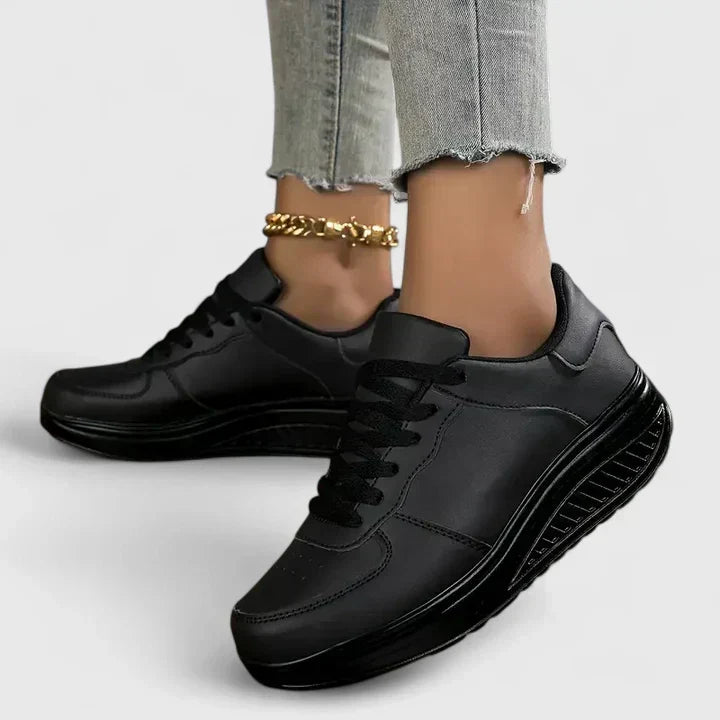 Nelda | Orthopaedic Trainers