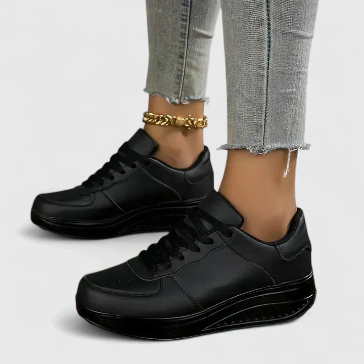 Nelda | Orthopaedic Trainers